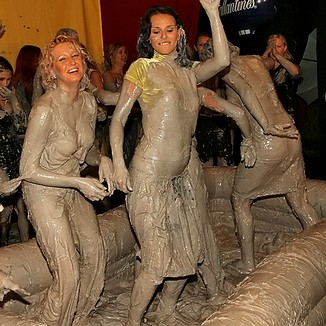 Lesbian Mudplay